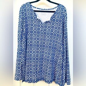 Women’s top in great condition